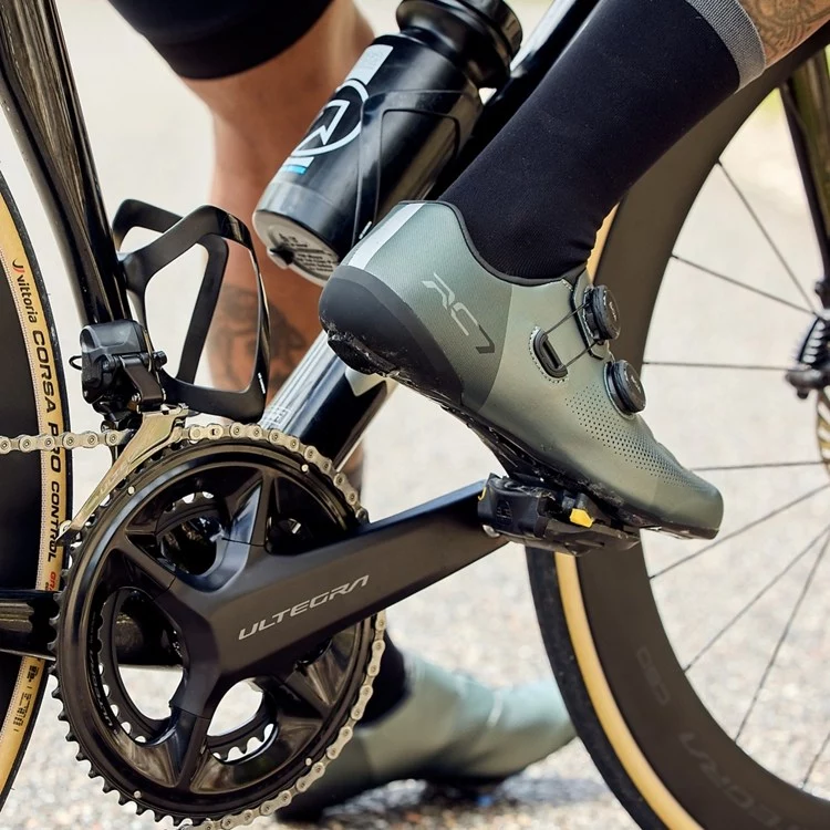 Buty rowerowe szosowe - porównanie modeli Shimano na sezon 2025