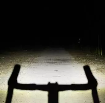 Foto mini 10 - Lampka przednia MAGICSHINE EVO 1100 BLACK, 1100 lumenów, Czarna, Z Uchwytem