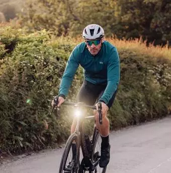 Foto mini 5 - Lampka przednia MAGICSHINE EVO 1100 BLACK, 1100 lumenów, Czarna, Z Uchwytem