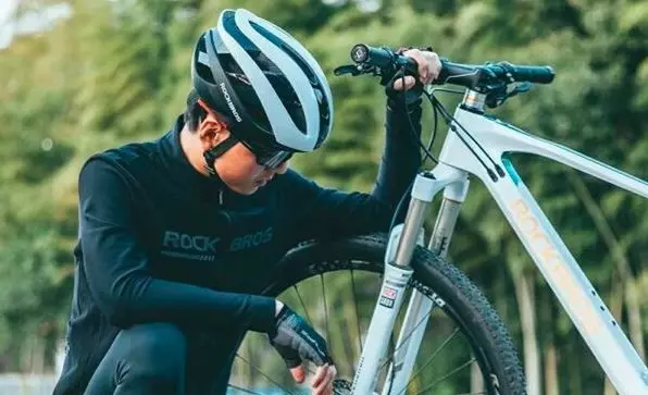 Kask rowerowy Rockbros rozmiar M 10110004002 Biało - czarny foto 12