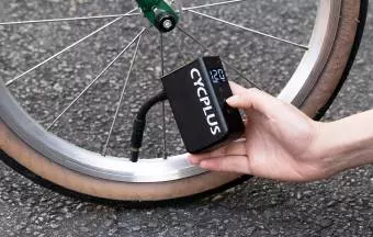 Foto mini 7 - Mini pompka elektryczna Cycplus AS2 PRO MAX czarna